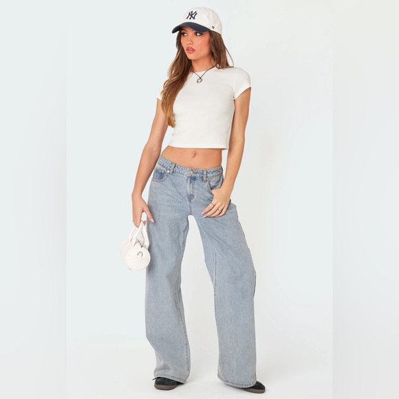 Edikted Better Basics Cropped T Shirt - Picture 5 of 5